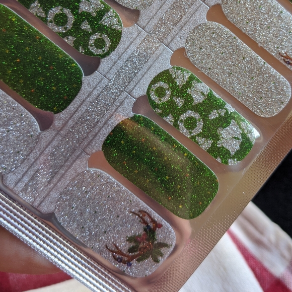 5 for $20 Nail Wraps- Hollie Lodge - Picture 2 of 8